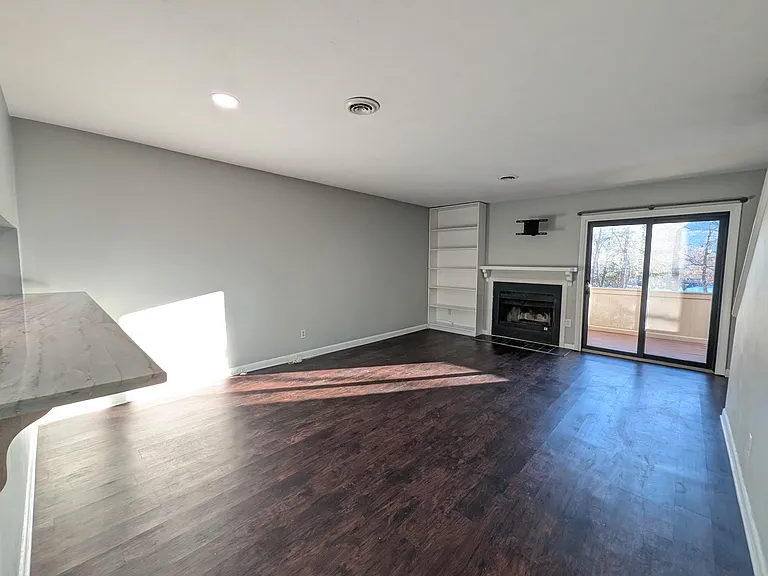 7225 Woods Crossing Dr — Photo 8