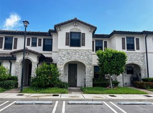 Isola, Homestead, FL 33032