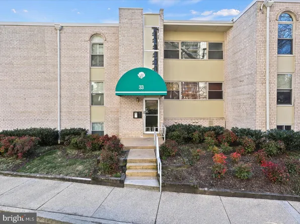 33 Canterbury Sq APT 302, Alexandria, VA 22304