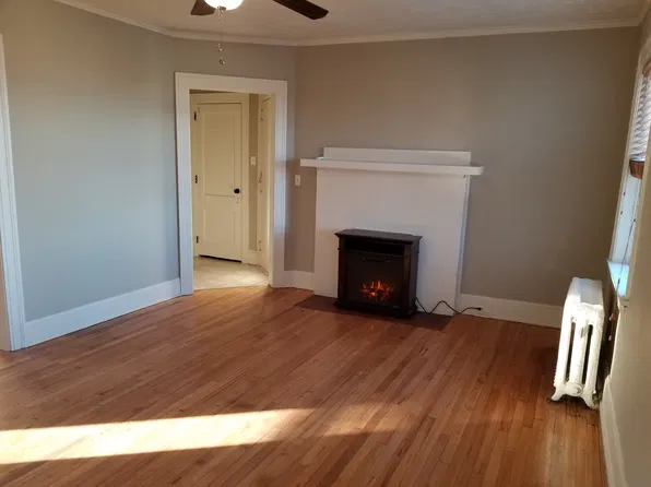 1136 Park Ave APT 4, Omaha, NE 68105