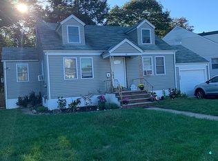 14 Mandeville St, Pompton Lakes, NJ 07442