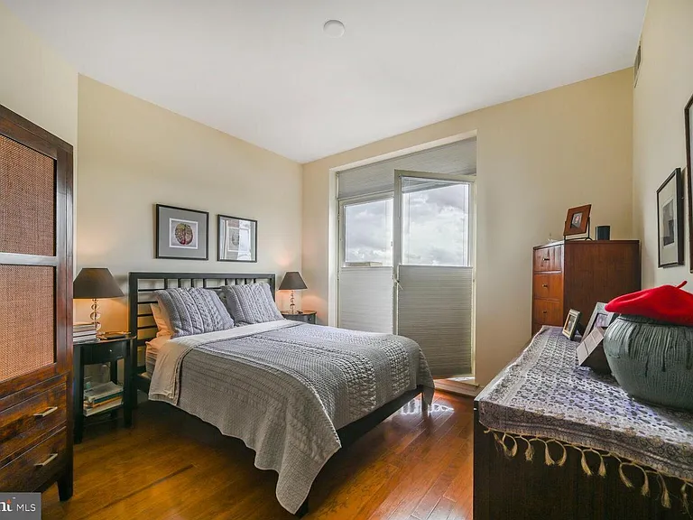 12500 Park Potomac Ave #905 — Photo 31