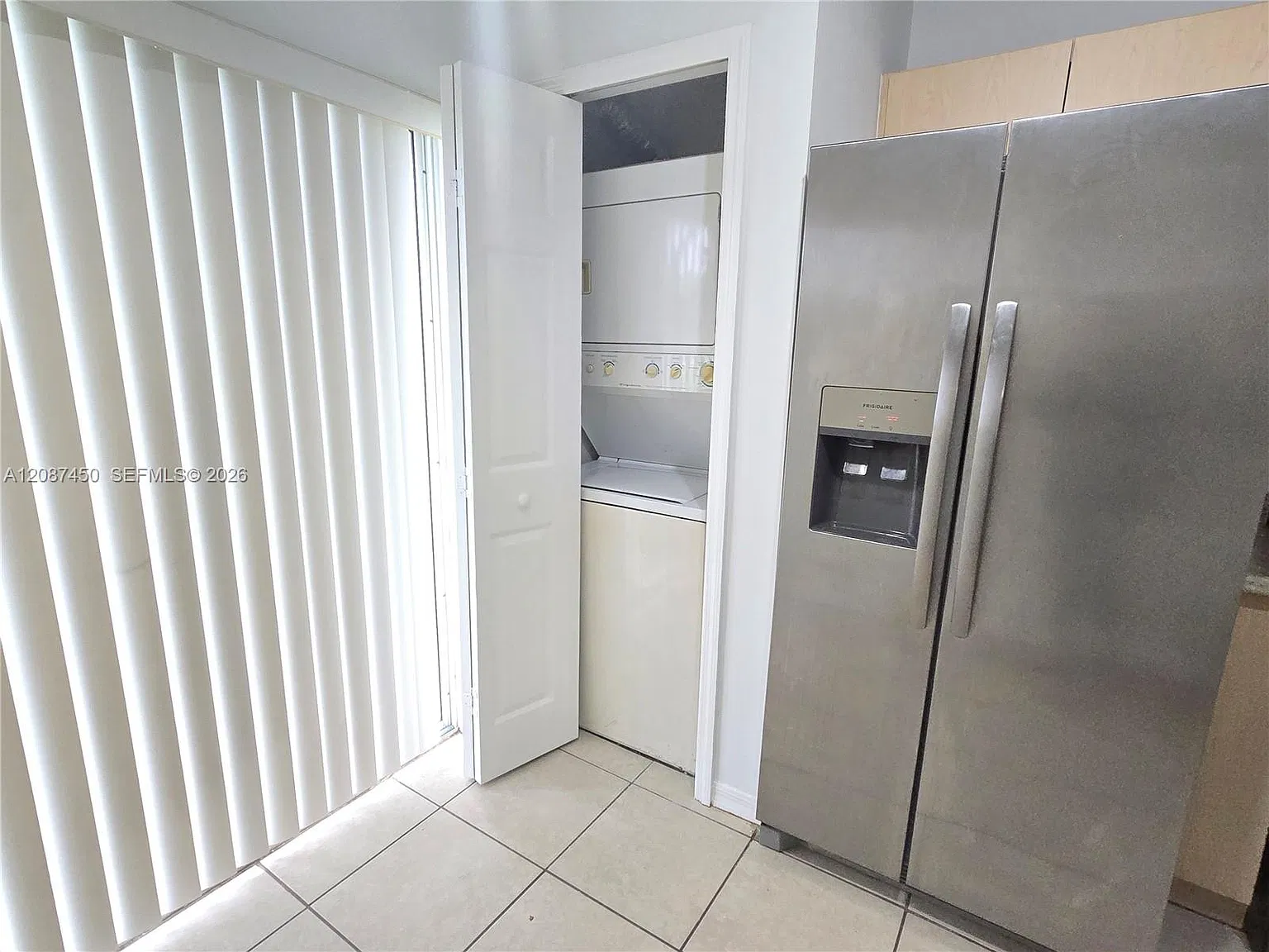 Venetia Gardens Condo — Photo 4