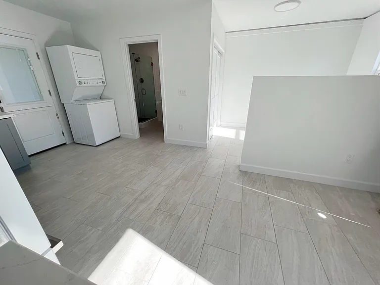 Oakdale Dr — Photo 6