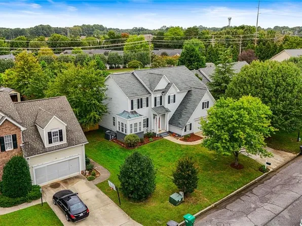 4317 Southern Oak Dr, High Point, NC 27265