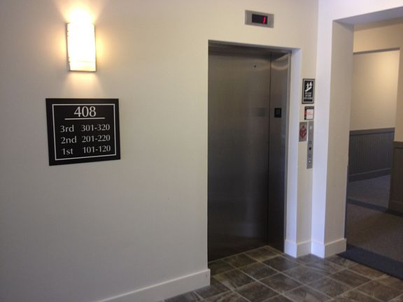 5th image of 416 E North Pointe Dr