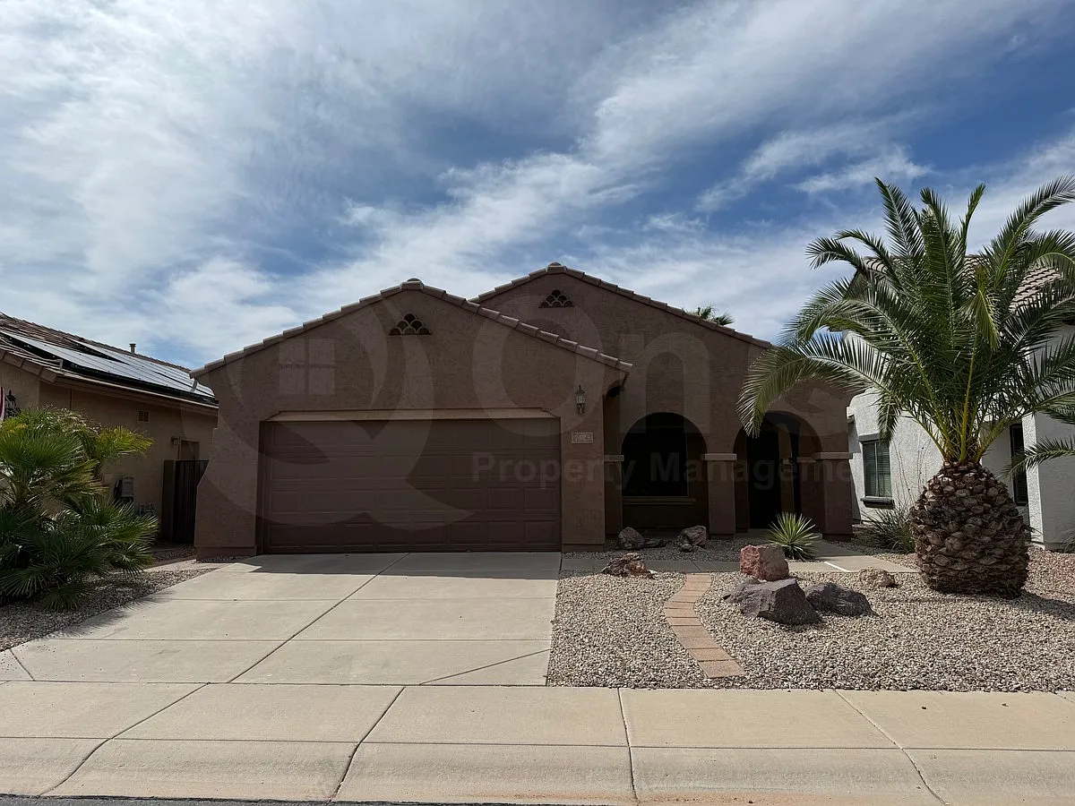 3 bed, 2.0 bath, 1451 sqft, $2,100 — Photo 1