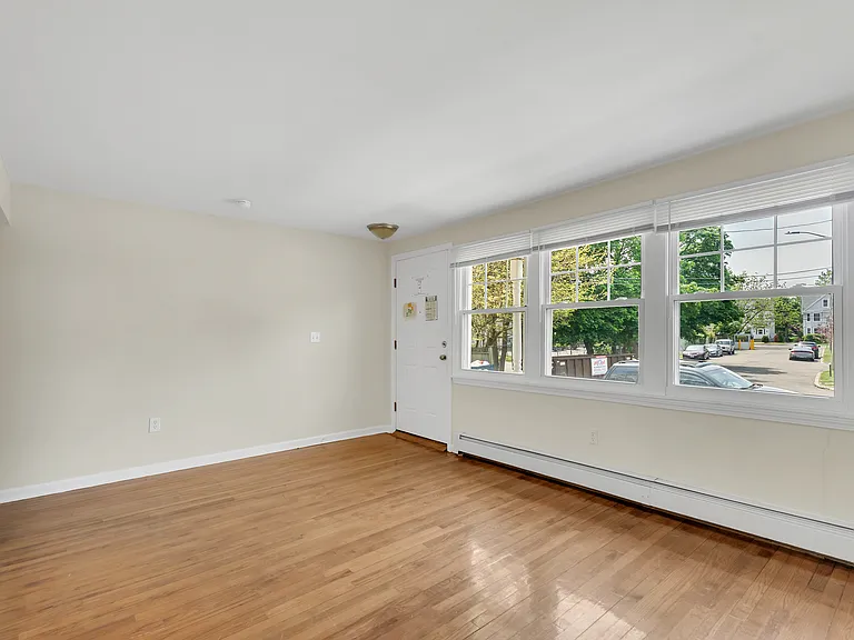 Savin Court Apartments — Photo 13
