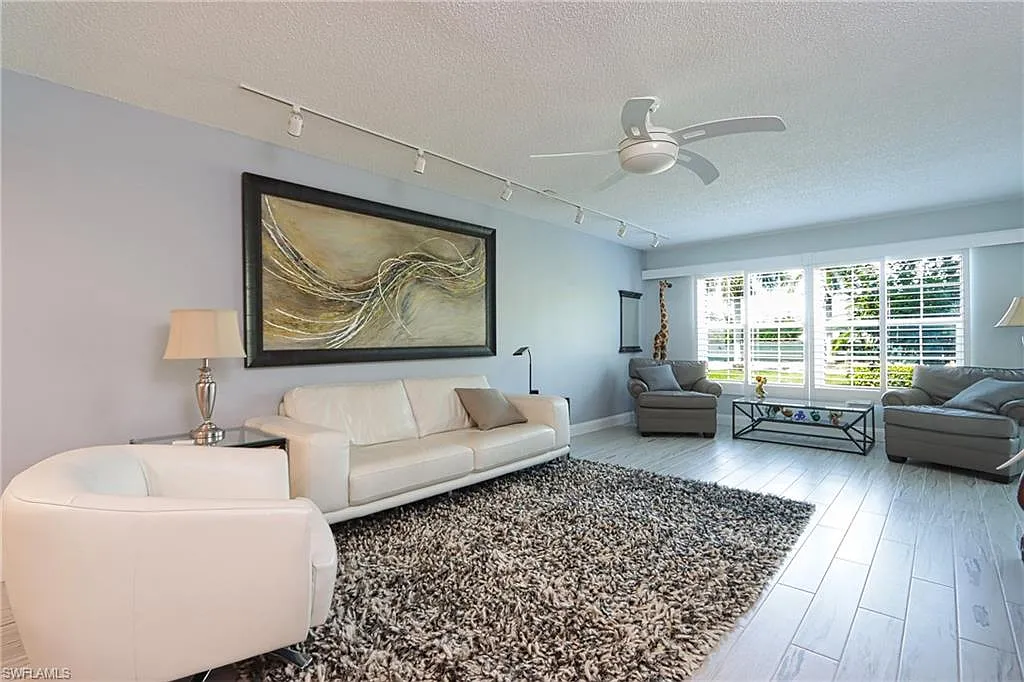 3 bed, 2.0 bath, 1542 sqft, $8,000 — Photo 1