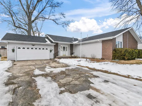 65 Ramblewood Dr, Chatham, IL 62629