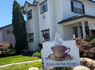 142 S Main St #B, Phoenix, OR 97535