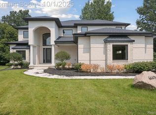 46676 Grand Oak Ct, Canton, MI 48187