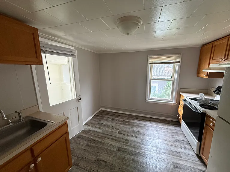 446 Faulkner Ave #2 — Photo 4