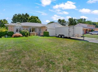 28396 Armanda Dr, Warren, MI 48088