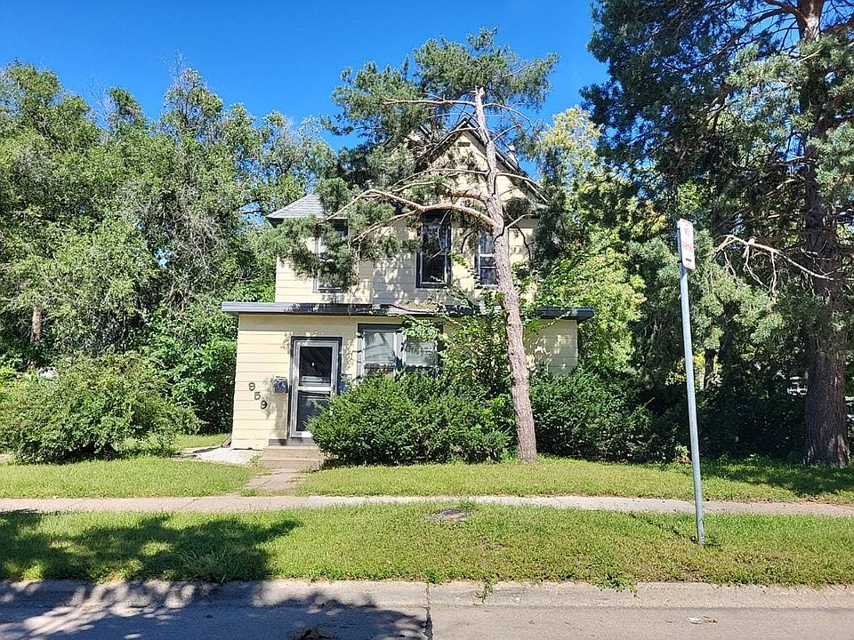 1st image of 959 28th Ave NE