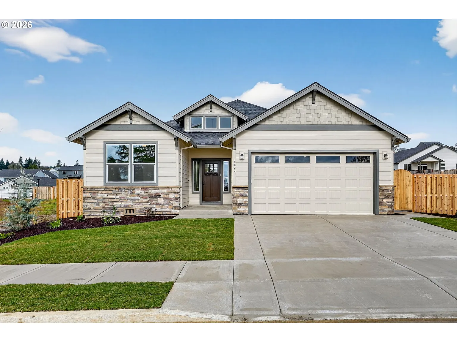 2205 E Juniper Cir photo 1