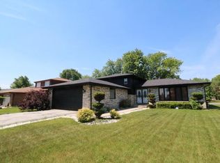 17700 Sycamore Ave, Country Club Hills, IL 60478