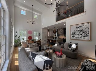 4801 Cambridge Crescent Dr, Charlotte, NC 28226