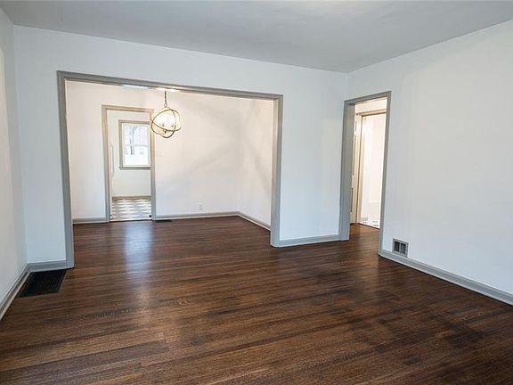 3rd image of 4944 N Kingsley Dr
