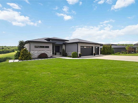 2nd image of 2079 Totteridge Dr