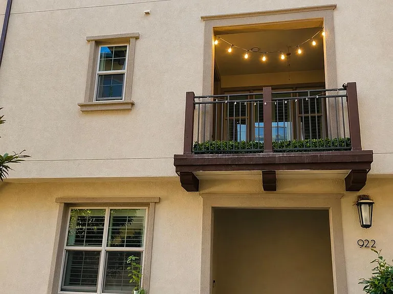 922 Slate St — Photo 1