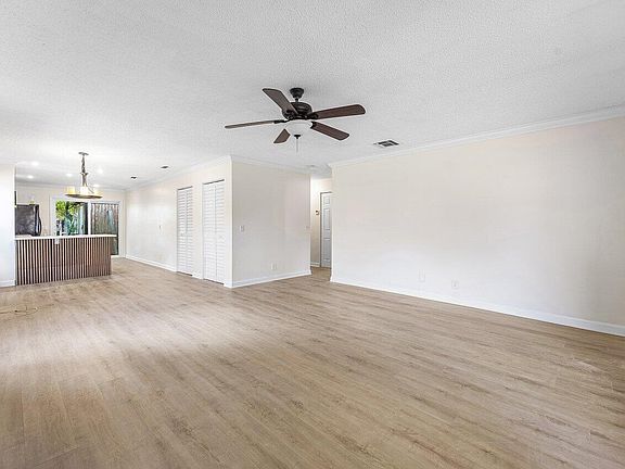 5th image of 4627 Orleans Court #A