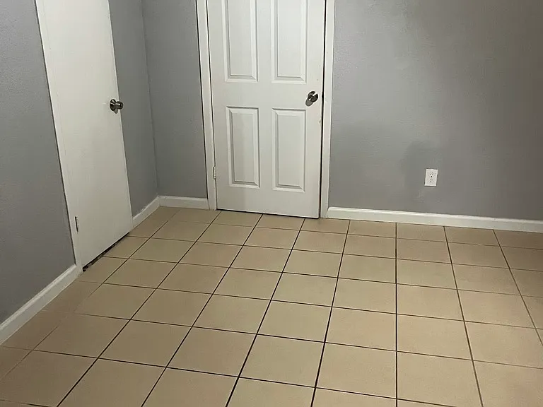 5108 Goodman Ave — Photo 2