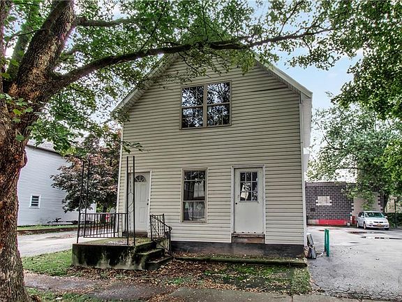 2nd image of 151 Thompson St