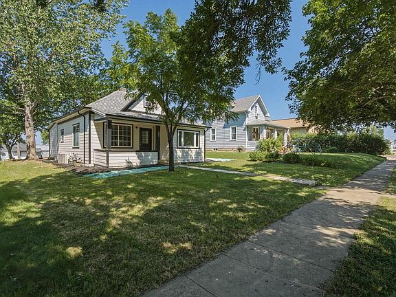 5th image of 517 Center Ave