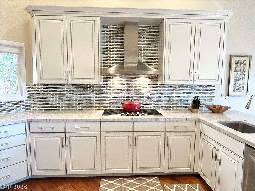 7307 Mission Hills Dr