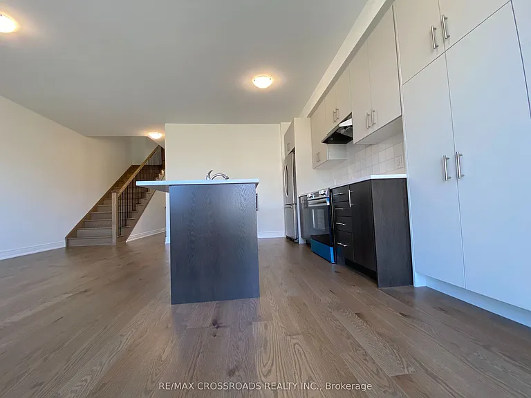 4 Kamper Ave — Photo 13