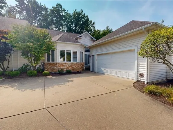 440 Muirfield Dr, Highland Heights, OH 44143