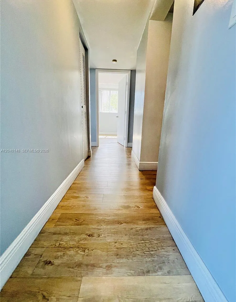 Palm Court Of Miami Condo — Photo 4