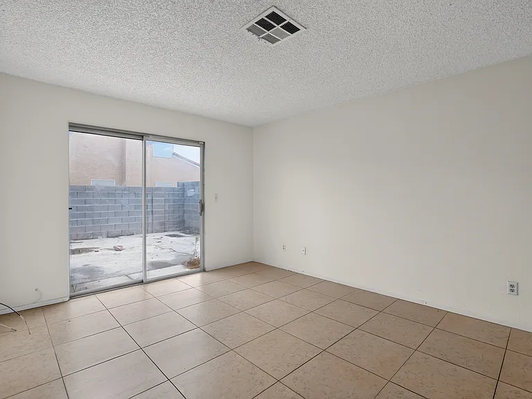 5413 Harmony St — Photo 7