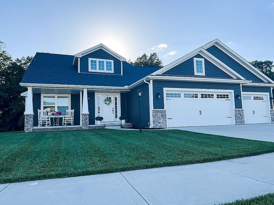 1st image of 4 Woodland Ct