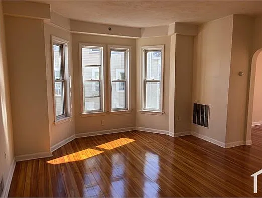 87 Chestnut St — Photo 2