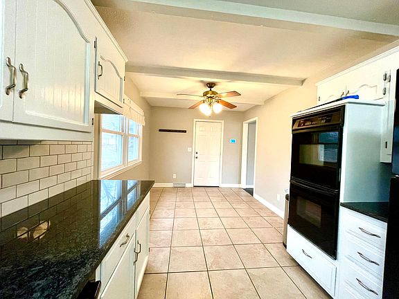 3rd image of 7908 W 92nd Ter