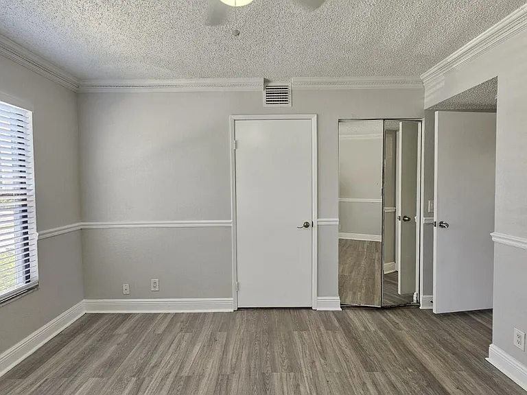 1453 Lake Crystal Dr #D — Photo 10