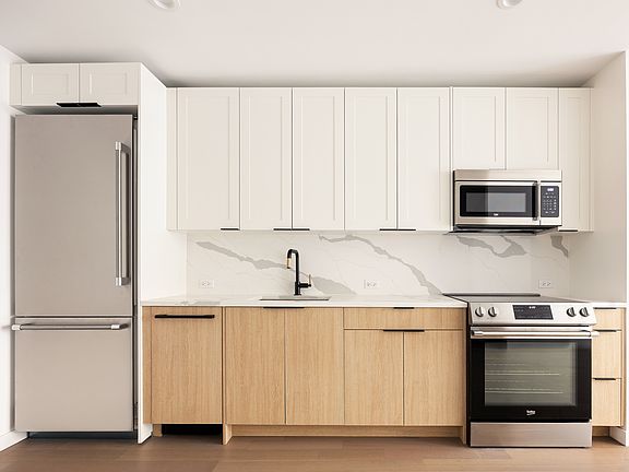3rd image of 380 4th Ave #14FF