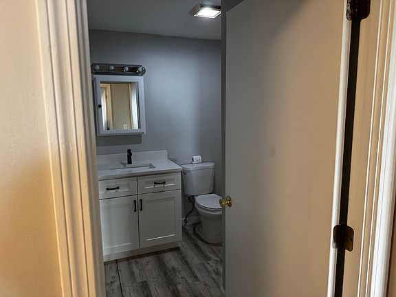 5th image of 367 Woonasquatucket Ave APT 20
