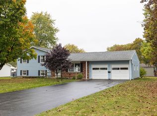 7 W Canon Dr, Rochester, NY 14624