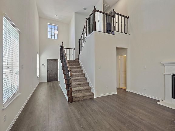 2nd image of 1624 Massey Ln