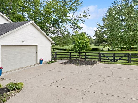 4th image of 1269 Hickory Woods Dr