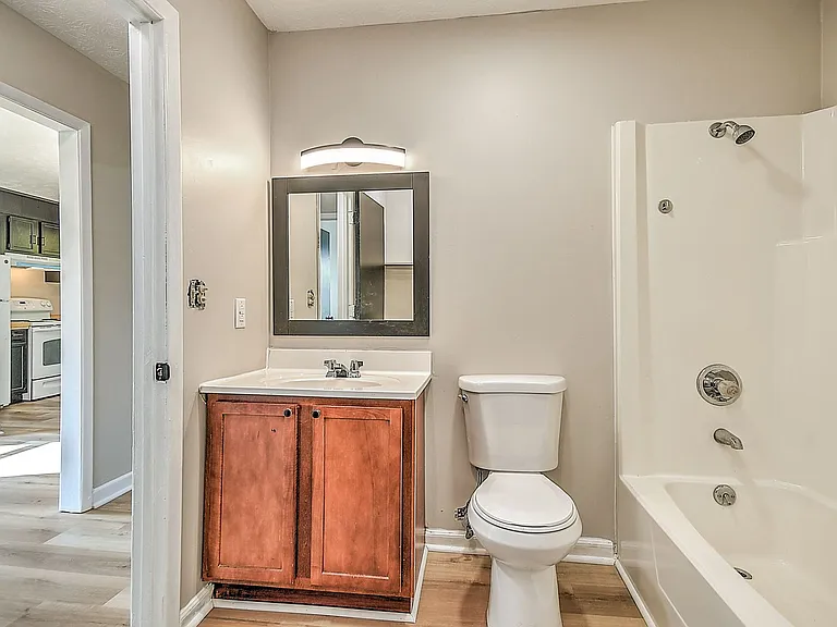 921 Elizabeth St — Photo 20