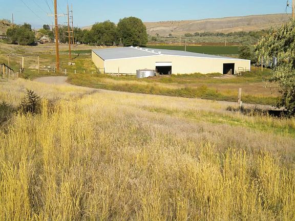 2nd image of 423 Highway 20 N