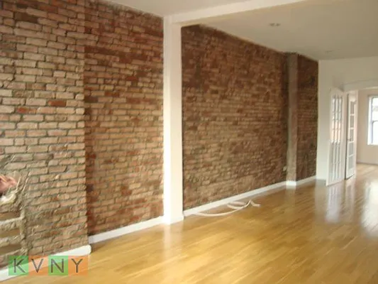 Rented by KVNY Soho | media 33