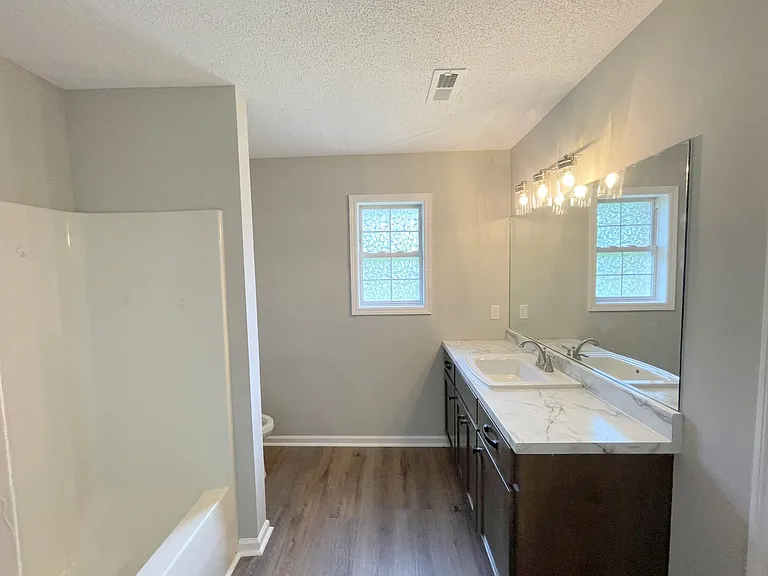 100 Brook Glen Dr — Photo 18