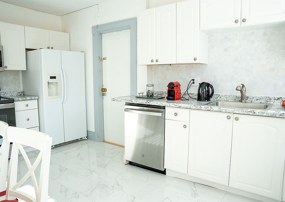 1st image of 857 Beacon St APT 41