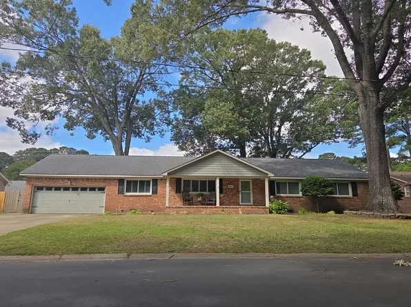 4617 Hagen Dr, Virginia Beach, VA 23462