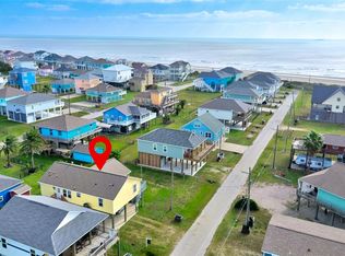 906 Meynig Dr, Crystal Beach, TX 77650
